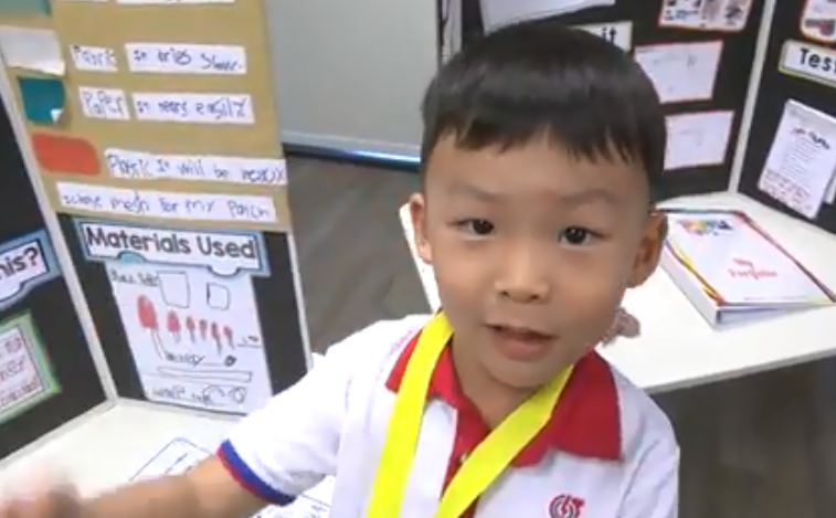 小小发明家：新加坡四岁童发明“夜间亮片” 国际赛得第二名